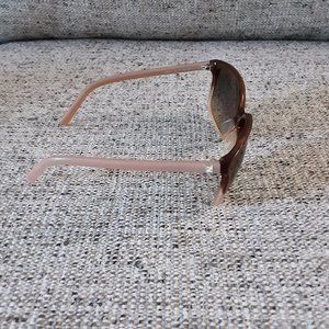 NWOT Fendi Sunglasses (Pink Frame)